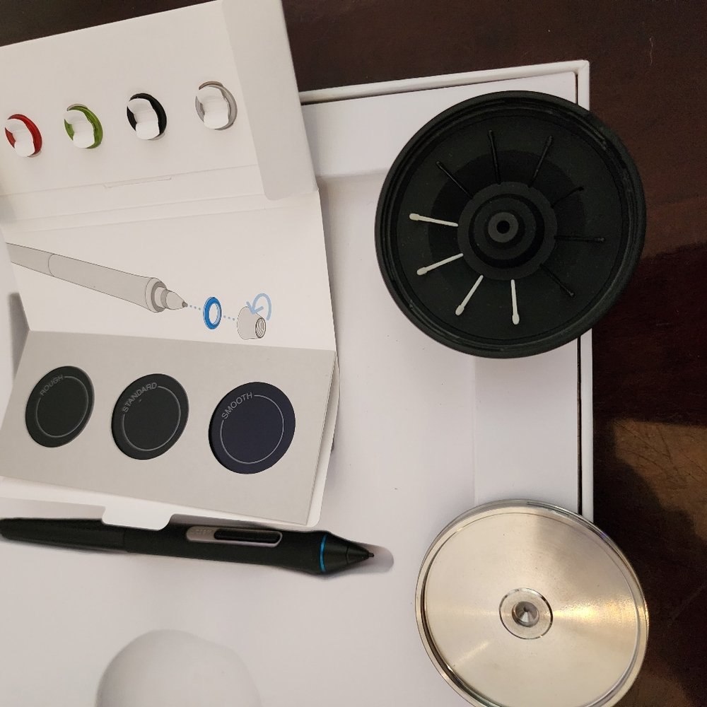Wacom Intuos Pro - Picture 4 of 7